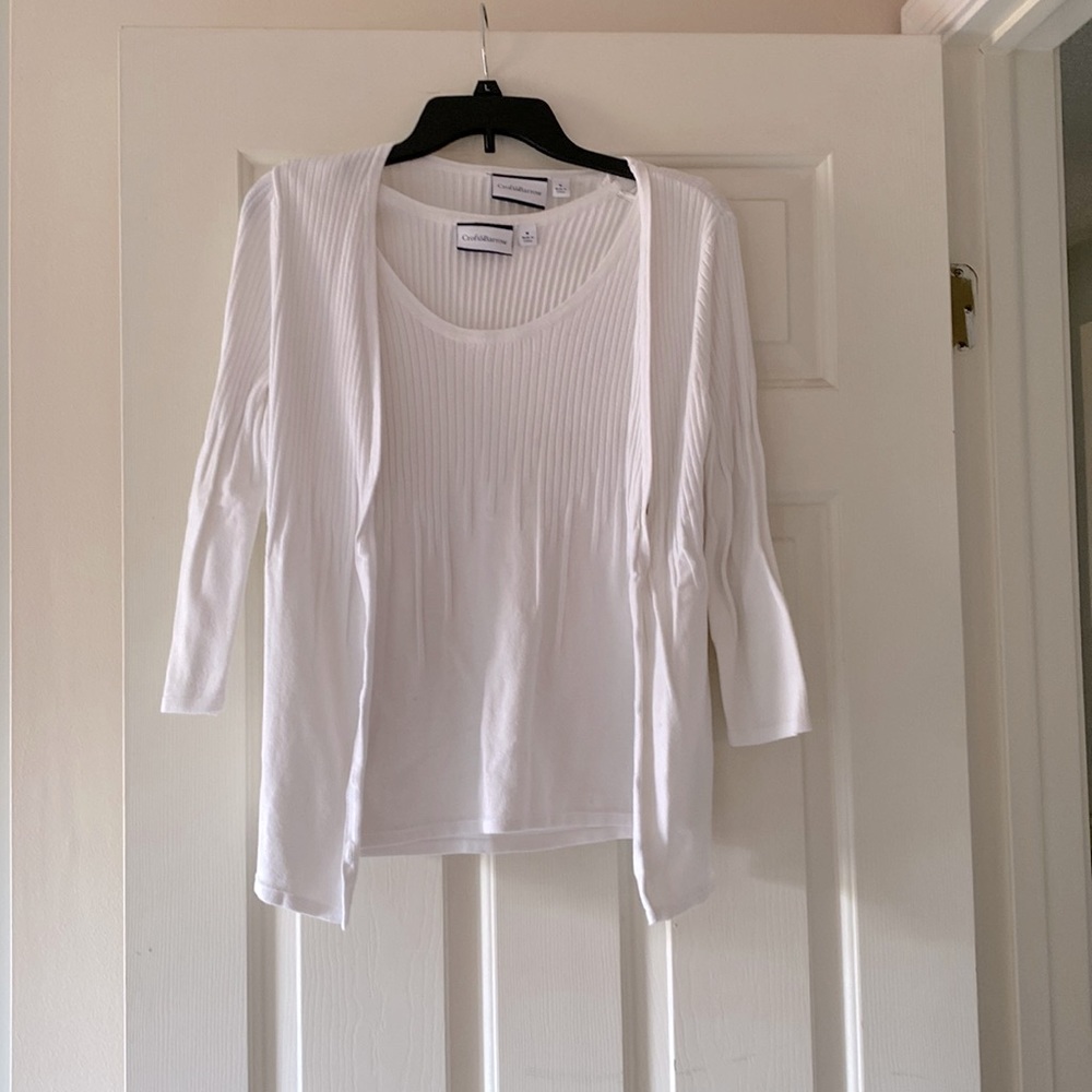Size m in white it’s a set with a sweater to go over